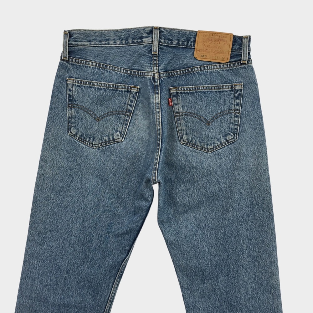 VINTAGE Levis 501 Mens Y2K Blue Straight Leg Button Fly Denim Jeans 33x34